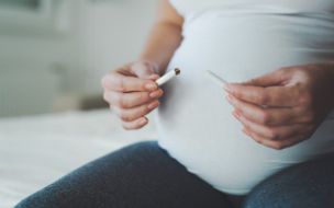 E-sigaretid sama ohutud kui nikotiiniplaastrid rasedatele